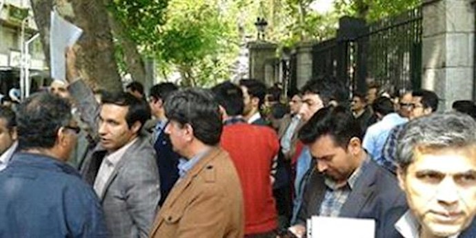 تجمع اعتراضی مهندسان مقابل شورای قلابی شهر تهران