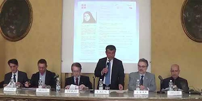 کنفرانس منتخبان و شخصیتهای سیاسی در شورای استانداری پیومونته در شهر تورینو ایتالیا