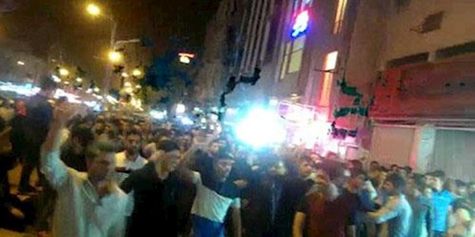 تظاهرات جوانان جویای کار در اهواز در اعتراض به بیکاری