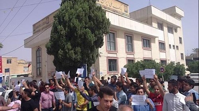 تجمع اعتراضی مردم ممسنی در اعتراض به تلویزیون رژیم آخوندی