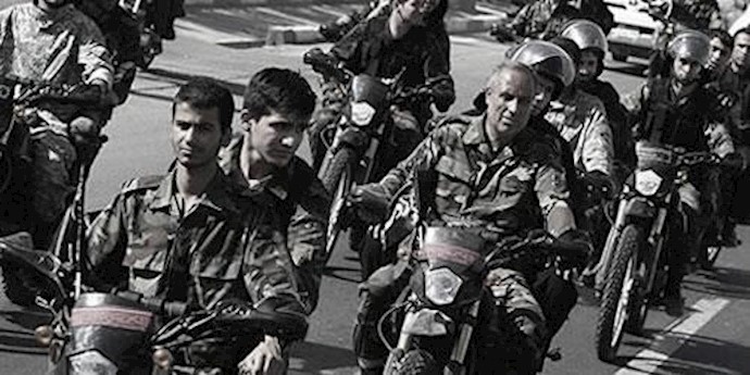 سرکوب مردم و جلوگیری از قیام عمومی در شهرهای ایران  توسط اوباش بسیجی 