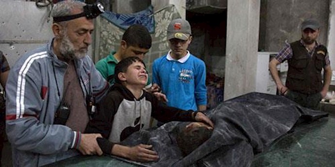 ماجد کودک 13ساله سوری که بر جنازه برادرش در حلب اشک می‌ریزد
