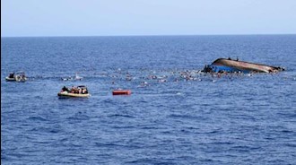 قایق پناهجویان در آبهای لیبی