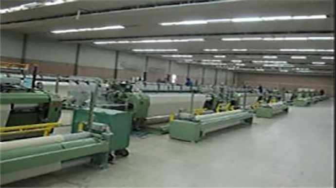 تجمع اعتراضی کارگران کارخانه نساجی سنندج
