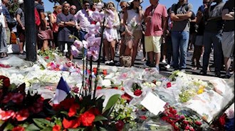 مراسم یادبود قربانیان در خیابان محل حادثه در شهر نیس فرانسه
