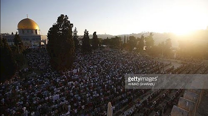 شرکت دهها هزار نفر در نماز عید فطر مسجد الاقصی