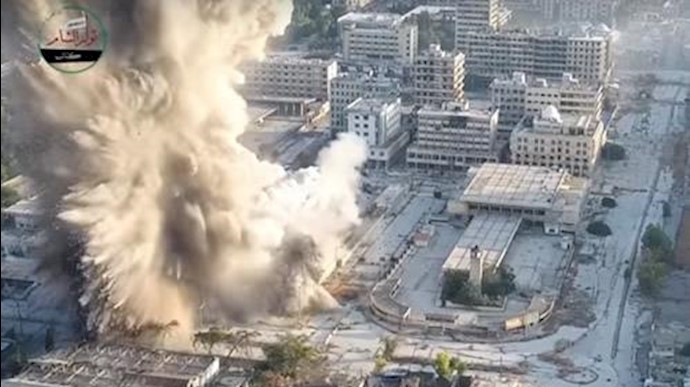 رزمندگان سوری از طریق منفجر کردن یک تونل زیر زمینی به مرکز نظامیان اسد در وسط شهر ضربه زدند