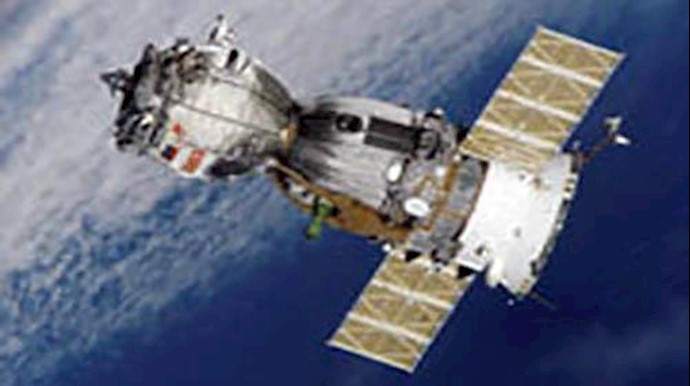 پهلو گرفتن سفینه روسی سایوز در ایستگاه فضایی بین‌المللی