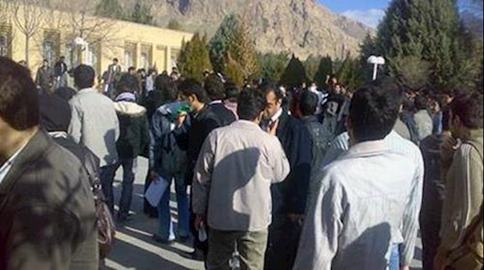 تجمع اعتراضی دستفروشان در کرمانشاه - آرشیو