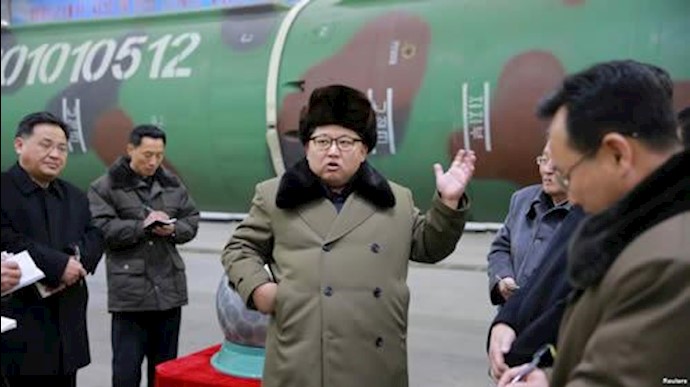 کیم جونگ اون، رهبر کره شمالی،در دیدار با کارشناسان هسته ای