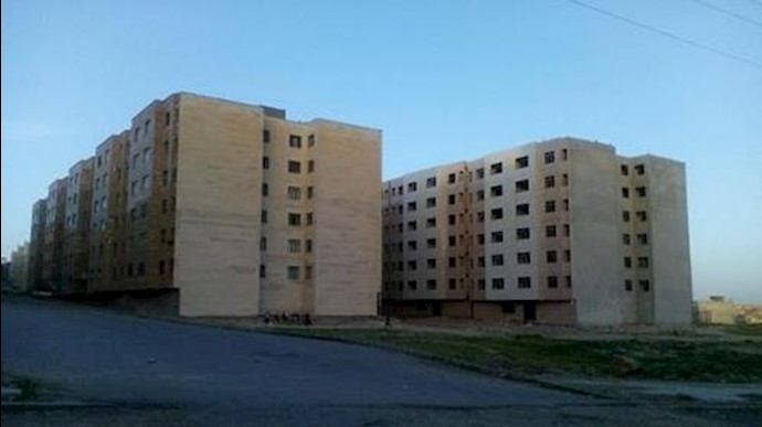 تجمع اعتراضی متقاضیان مسکن مهر در بروجرد