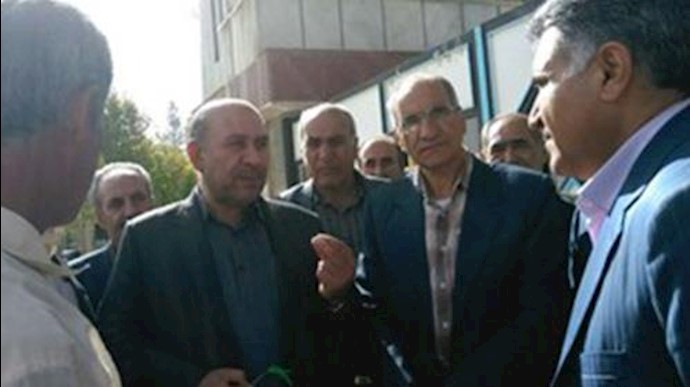 تجمع اعتراضی کارگران شرکت تراورس لرستان مقابل مجلس رژیم