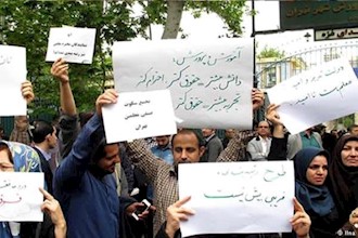 تظاهرات معلمان آزاده در شهرهای مختلف ایران برای احقاق حقوق خود