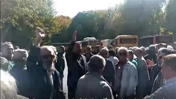 راهپیمایی اعتراضی بازنشستگان فولاد اصفهان