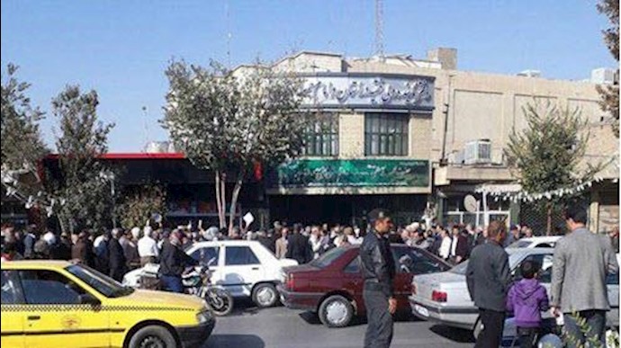 تجمع و راهپیمایی عظیم بازنشستگان فولاد در اصفهان