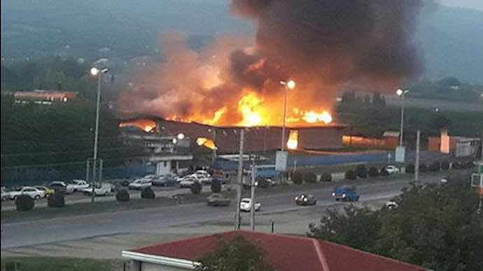 آتش سوزی وسیع در کارخانه ریسندگی  اکریلتاب  بهشهر