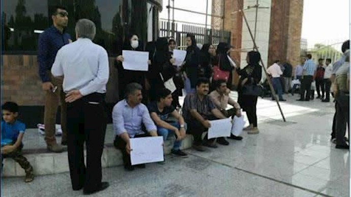 تحصن غارت‌شدگان مؤسسه موسوم به ولیعصر در تهران