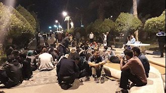 تحصن شبانه روزی دانشجویان در مقابل وزارت نفت رژیم