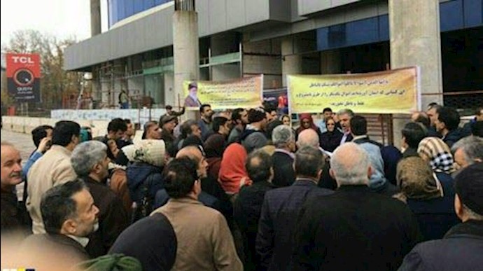 تجمع اعتراضی غارت‌شدگان پرهام آزادشهر
