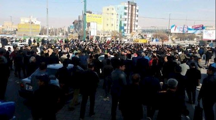 تظاهرات مردم کرمانشاه در حمایت از قیام مردم مشهد