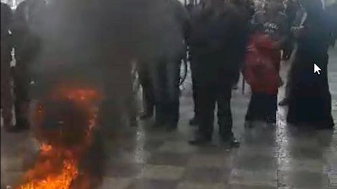 تجمع اعتراضی غارت‌شدگان در قرچک ورامین