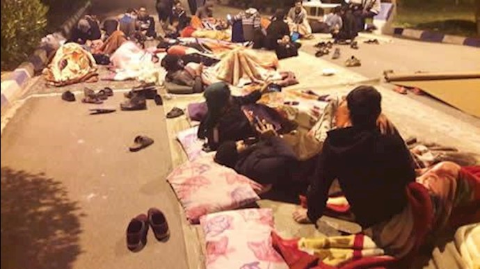 حیاط دانشگاه آبادان ساعت ۲۴۰۰