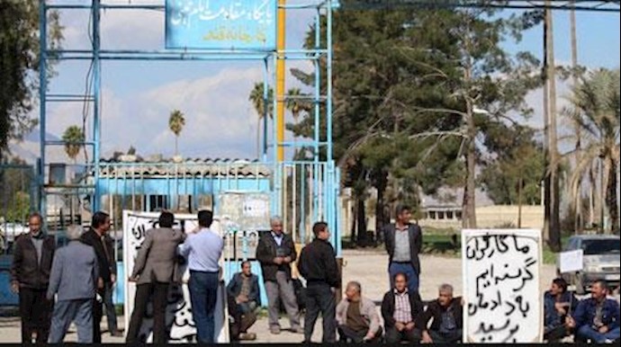 کارگران کارخانه قند قهستان 
