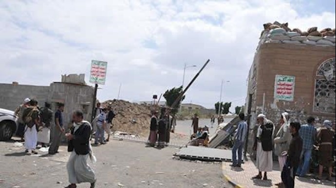 غارت  کمکهای غذایی به مردم یمن توسط شبه‌نظامیان حوثی 