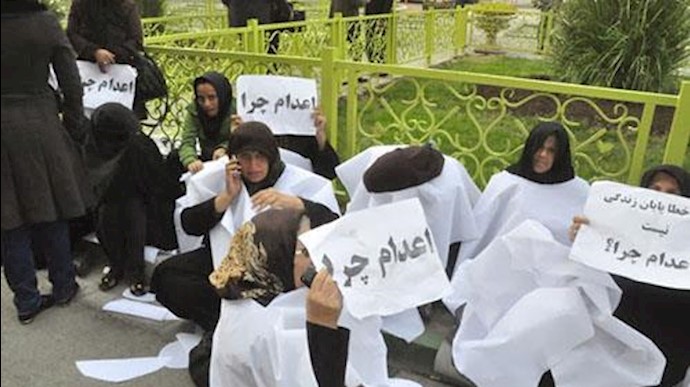 تجمع خانواده های مخالفین اعدام مقابل مجلس ارتجاع