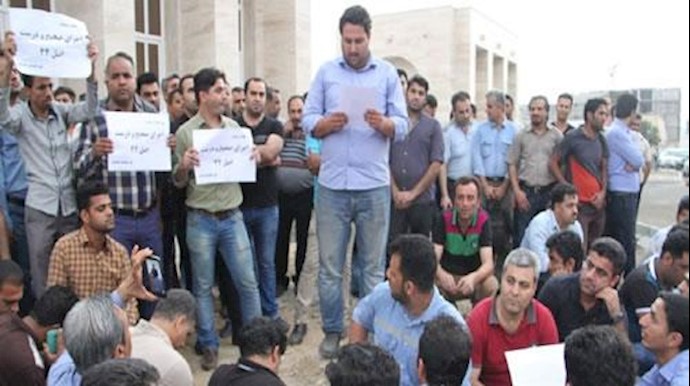 تجمع اعتراضی کارگران کارخانه آلومینیوم المهدی جلو  استانداری