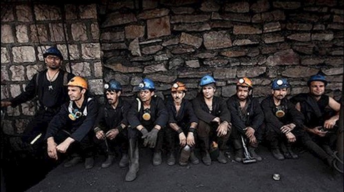 تجمع اعتراضی کارگران معدن طزره در شاهرود