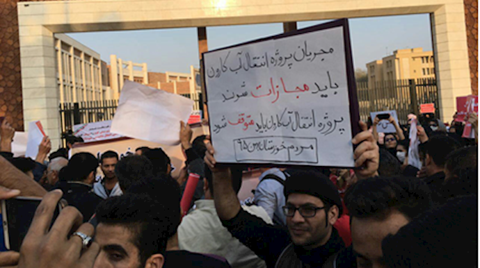 تظاهرات و راهپیمایی مردم اهواز علیه  رژیم و بحرانهایی که برای این استان بوجود آورده است  