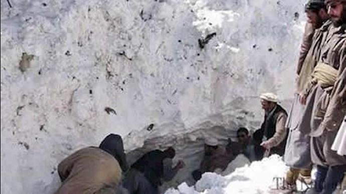 بارش سنگین برف و سقوط بهمن ده‌ها کشته در افغانستان و پاکستان