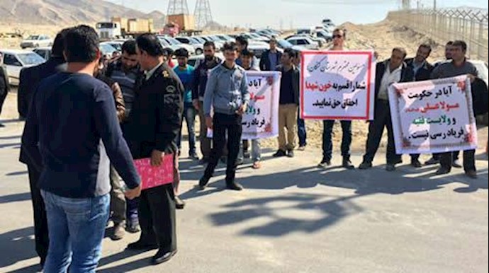 تجمع اعتراضی کسبه و مغازه داران کنگان