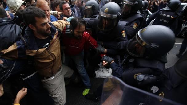 درگیری پلیس ضدشورش در کاتالونیا