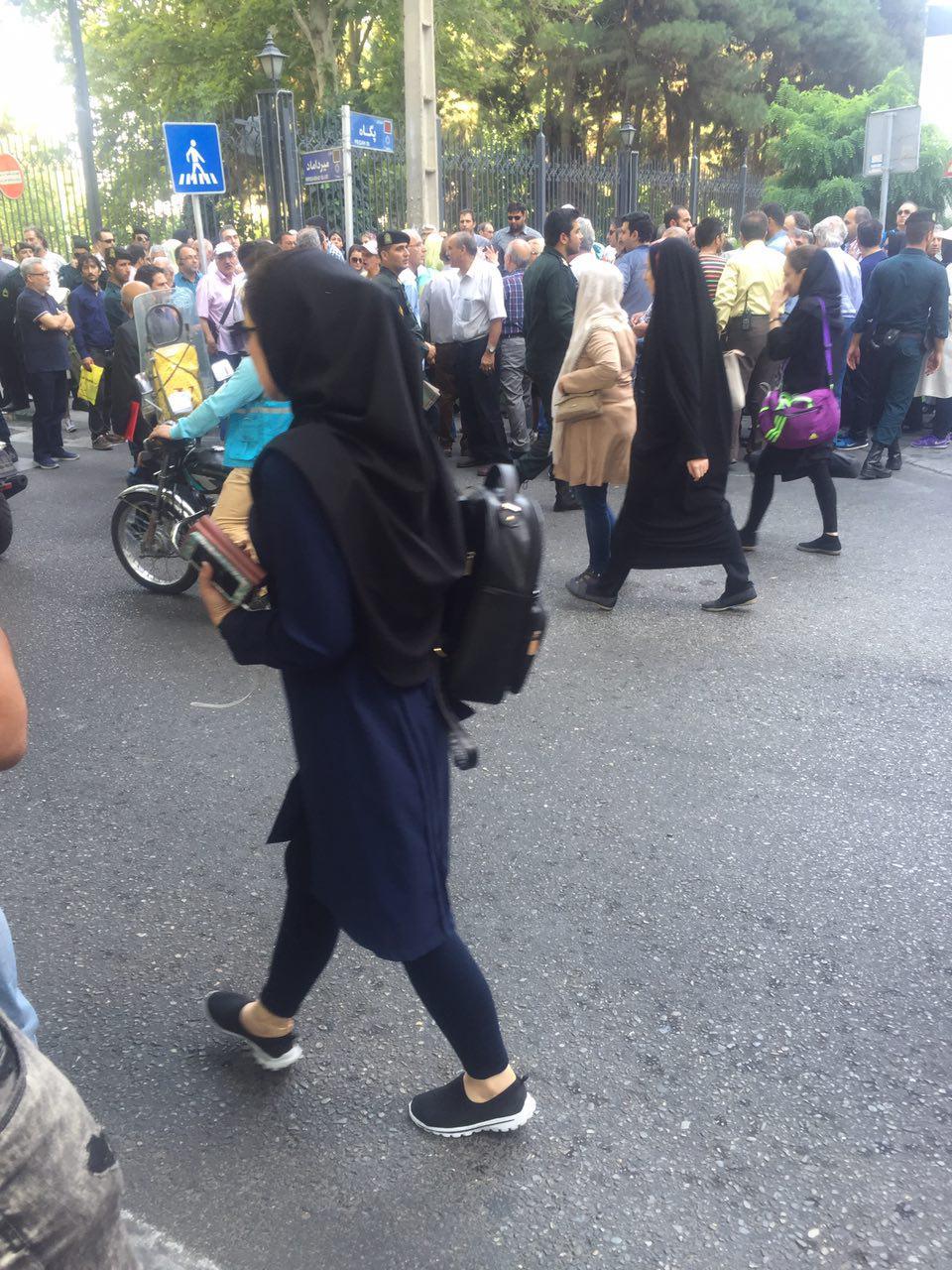 تجمع اعتراضی هزاران تن از غارت‌شدگان در مقابل بانک مرکزی رژیم در تهران