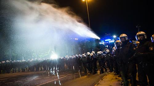 درگیری‌ مخالفان گروه ۲۰و پلیس در هامبورگ 