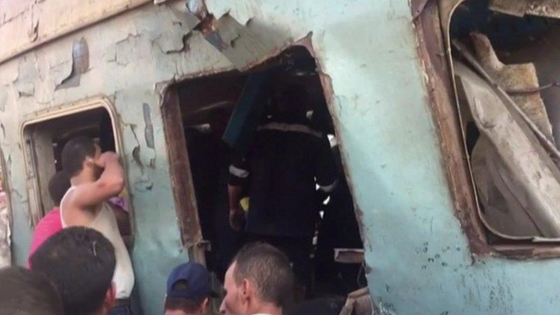 تصادف ۲قطار در مصر با دهها کشته و مجروح
