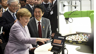 صدراعظم آلمان و نخست وزیر ژاپن در مراسم افتتاح بزرگترین نمایشگاه کامپیوتر 