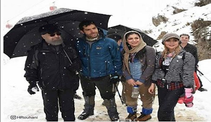 آخوند روحانی و 