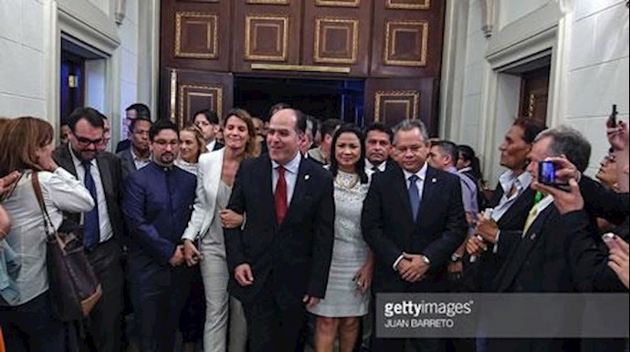 خولیو بورخس رئیس مجلس ونزوئلا(نفروسط)