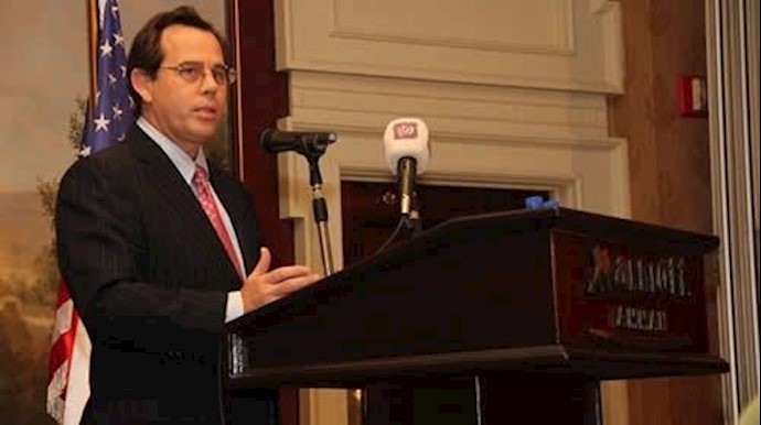 استوارت جونز معاون وزیر خارجه آمریکا