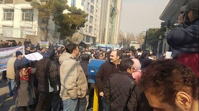 تجمع اعتراضی غارت‌شدگان مؤسسه کاسپین