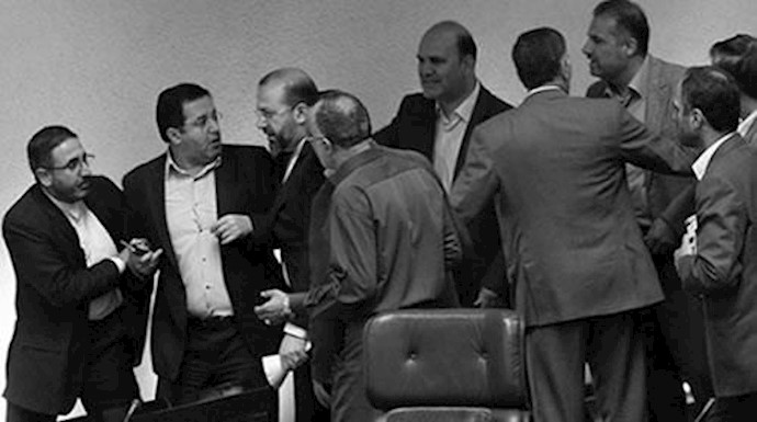 کشمکشهای درونی رژیم بدلیل افزایش تحریمها 