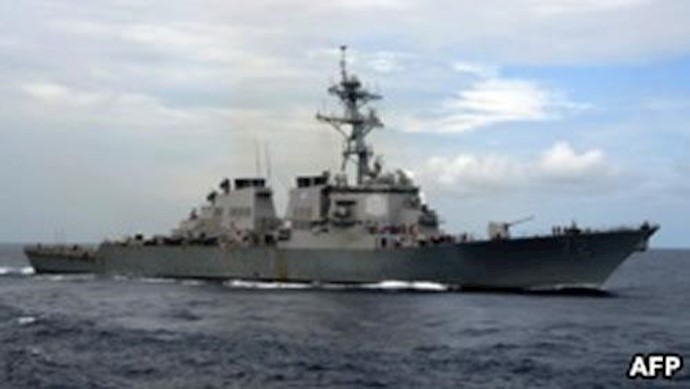 شلیک اخطار ناو آمریکا بسوی قایق های رژیم ایران در خلیج‌فارس