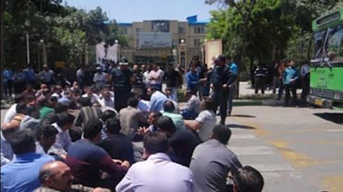 تجمع اعتراضی کارگران رینگ سازی مشهد