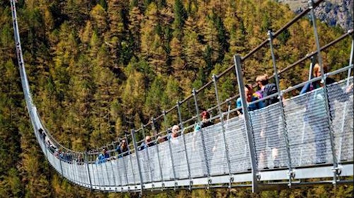 افتتاح طولانی‌ترین پل معلق عابران در سوئیس