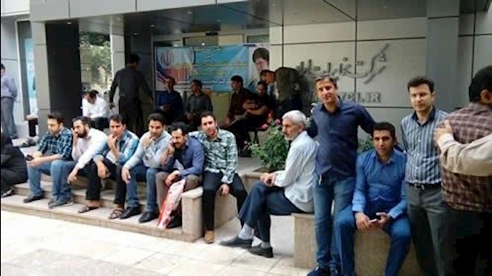 اعتصاب و اعتراض کارکنان شرکتی مخابرات خرم آباد