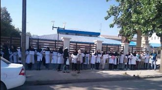 تجمع اعتراضی مقابل دانشکده  بهشتی رشت