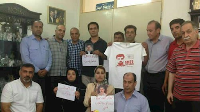دیدار همبستگی رانندگان شرکت واحد با خانواده زندانی سیاسی رضا شهابی